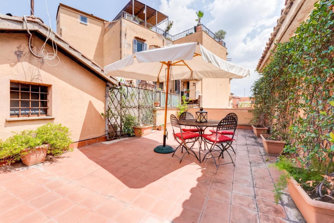 Romantic House With Terrace Ngoại thất bức ảnh