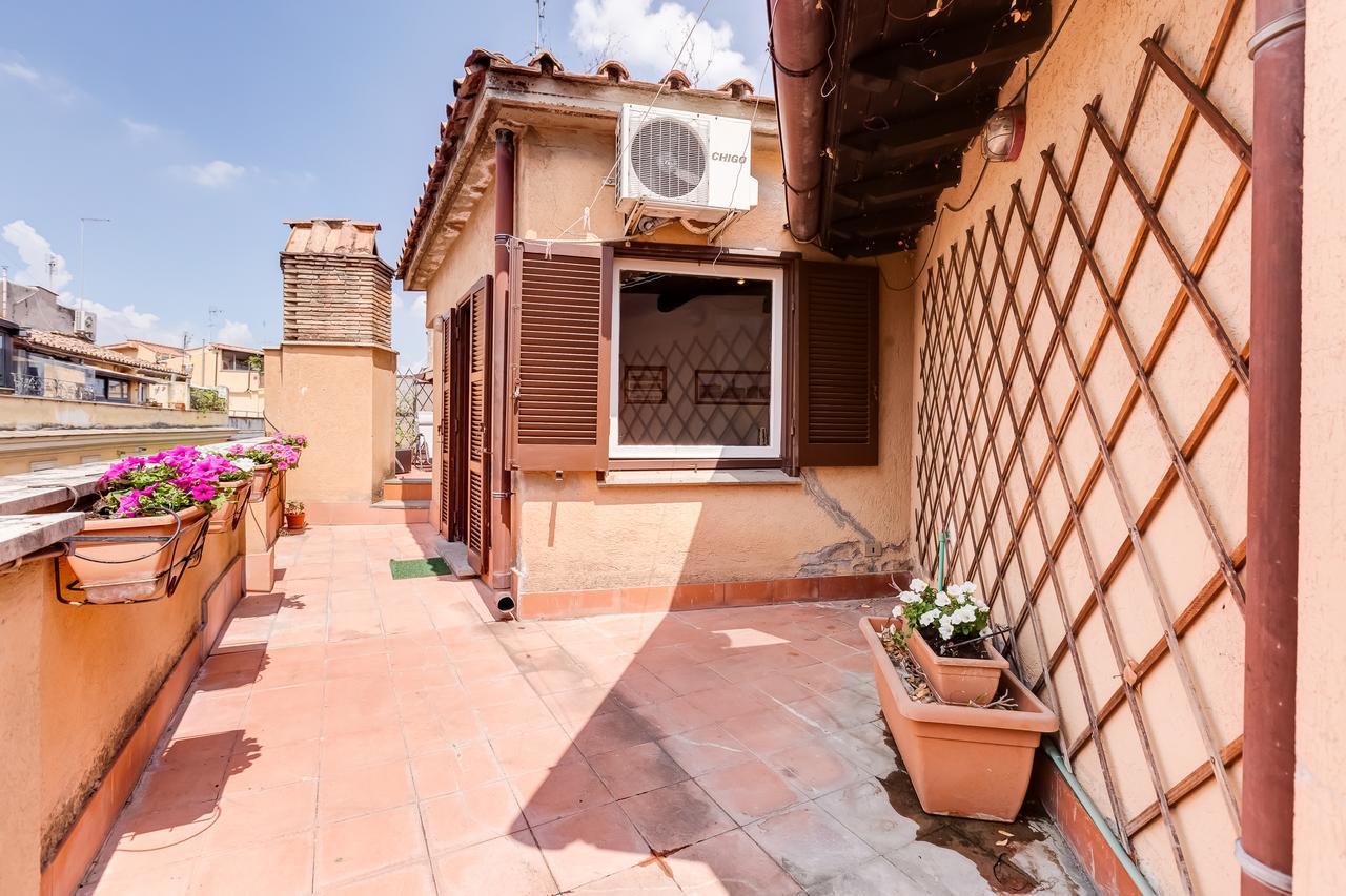 Romantic House With Terrace Ngoại thất bức ảnh