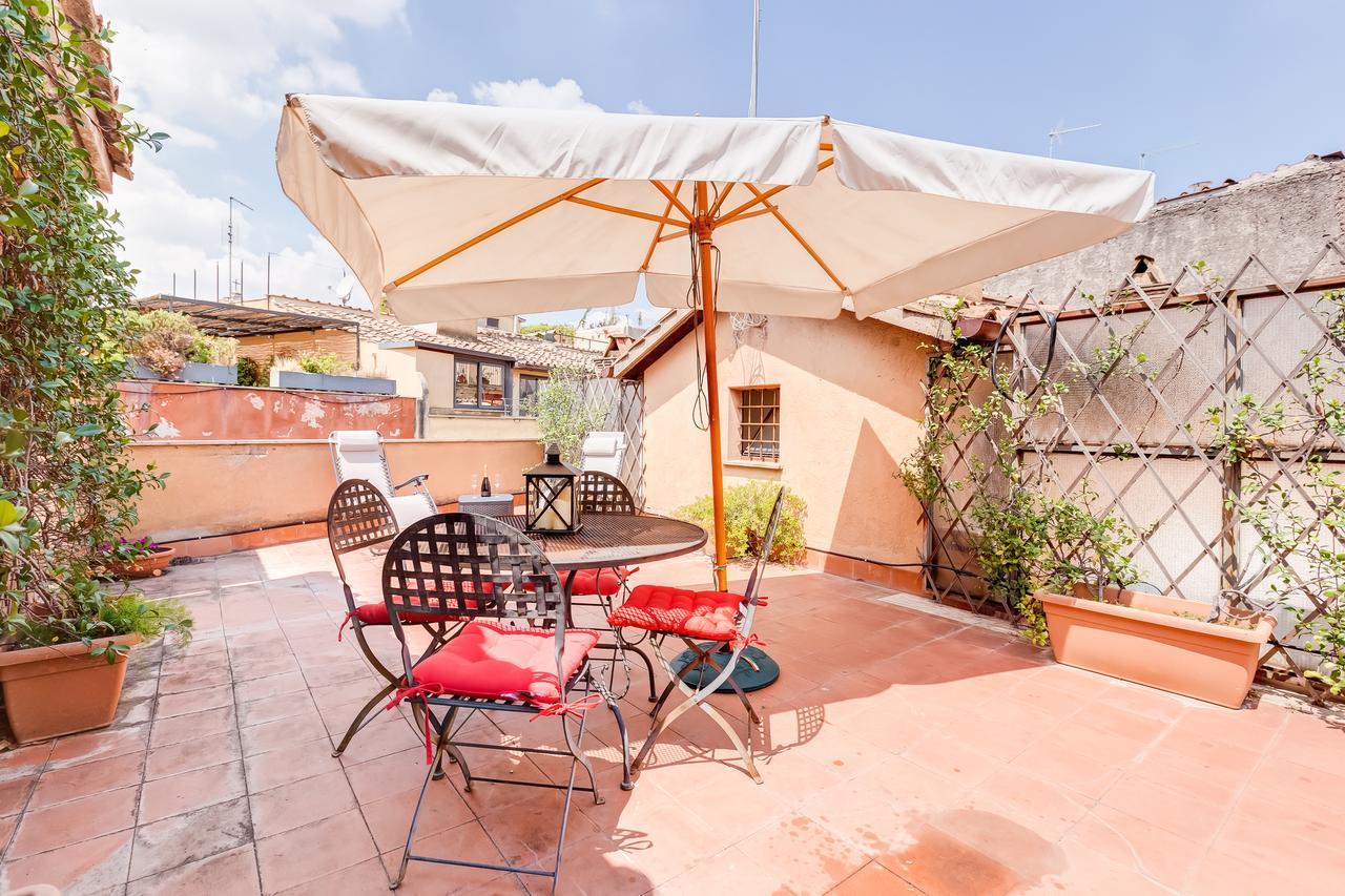 Romantic House With Terrace Ngoại thất bức ảnh